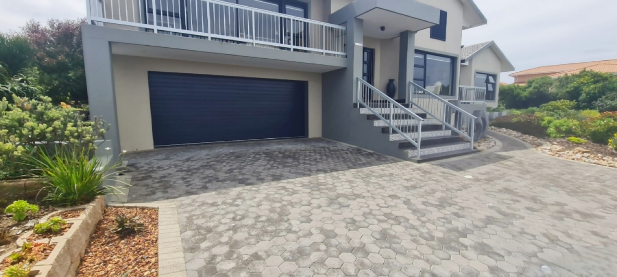 3 Bedroom Property for Sale in Village On Sea Western Cape